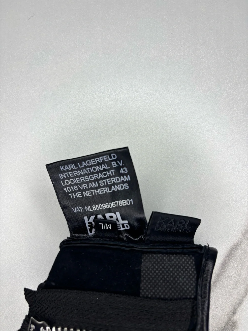 Karl Lagerfeld Zip-Up Fingerless Leather Gloves / Size M/L